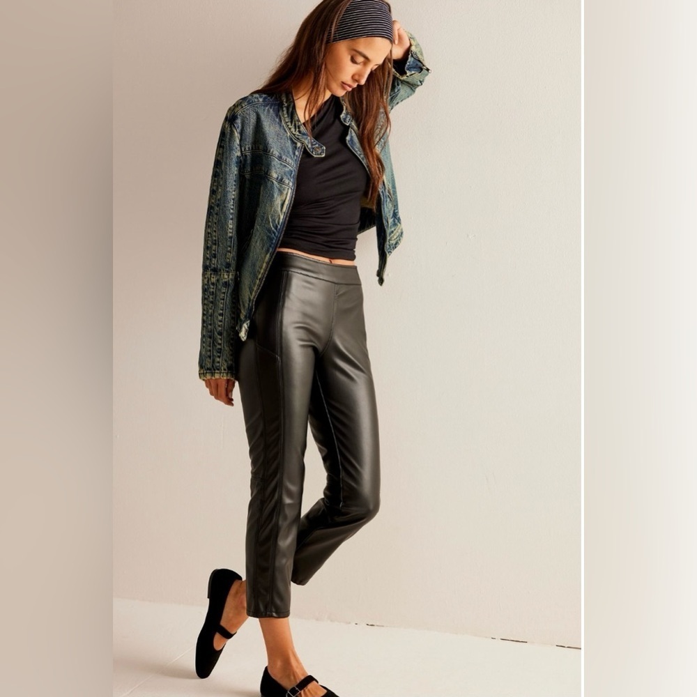 🏷️ We The Free Unapologetic Pedal Pusher Pants in Black Size 0 NWT